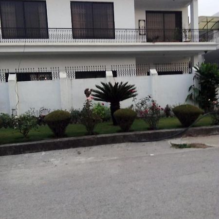 New City Lodges Guesthouse Islamabad Zewnętrze zdjęcie